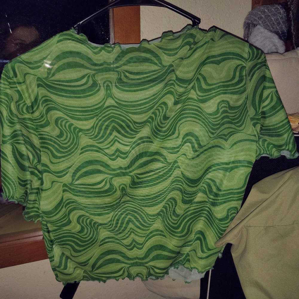 SHEIN Green Swirl Short Sleeve Top